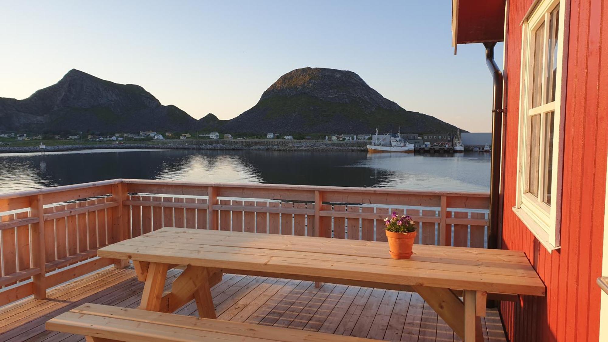 Bensvik Brygge Apartment Vaeroy Exterior photo