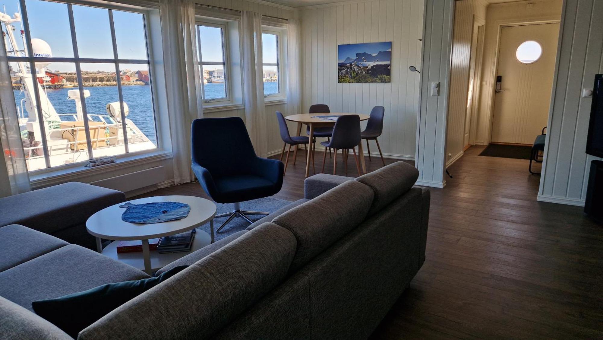 Bensvik Brygge Apartment Vaeroy Exterior photo